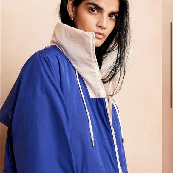 Banana Republic Jackets & Blazers - NWT BANANA REPUBLIC SPORT PACK & CARRY JACKET